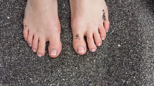 Funghi nelle unghie dei piedi: rimedi casalinghi contro l’onicomicosi